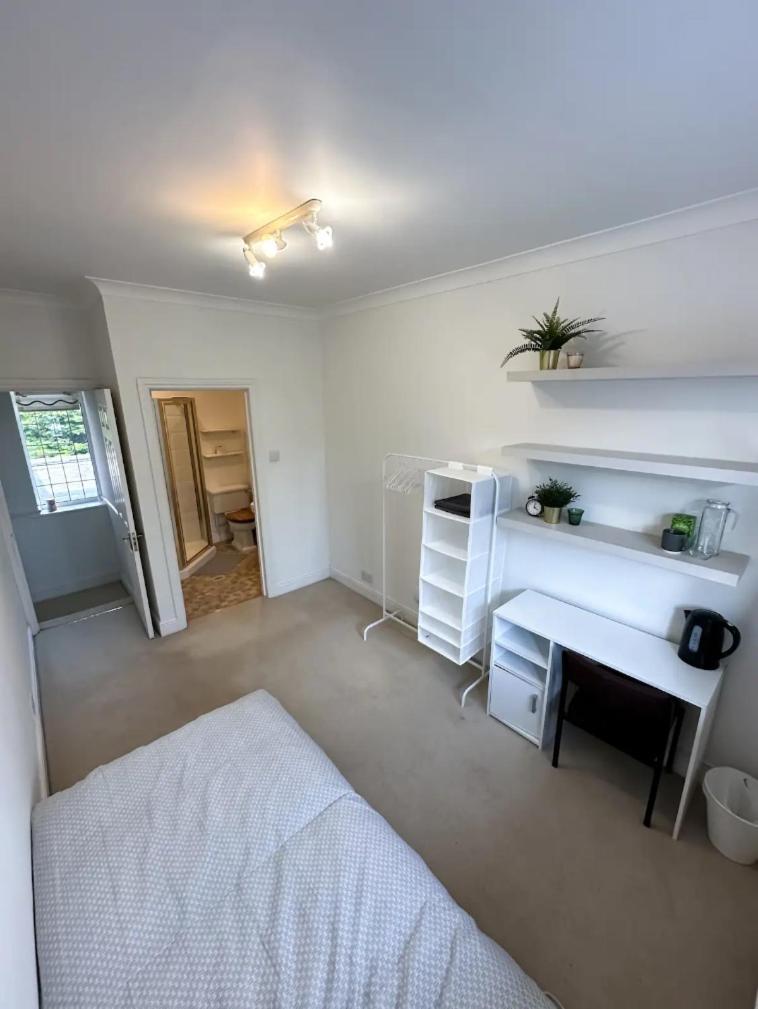 Bed & Breakfast Cozy In The -